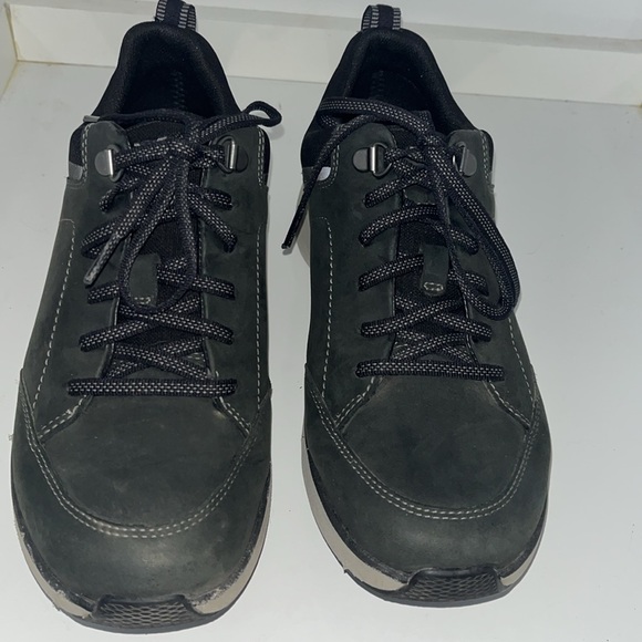 Clarks black leather comfortable sneakers size 8 - Picture 8 of 8